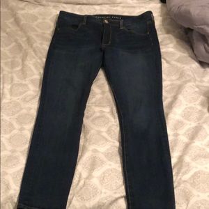 12 Short American Eagle Jeggings